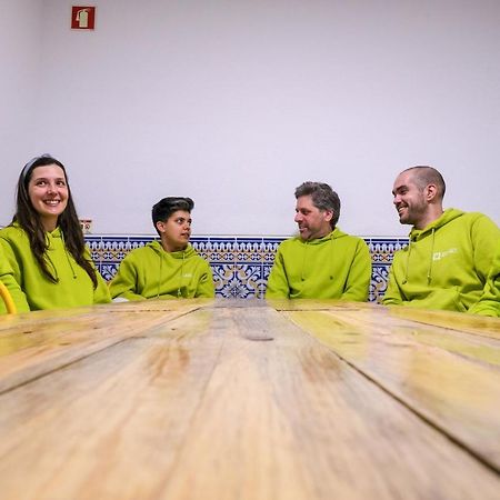Help Yourself Hostels - Restelo Lissabon Buitenkant foto