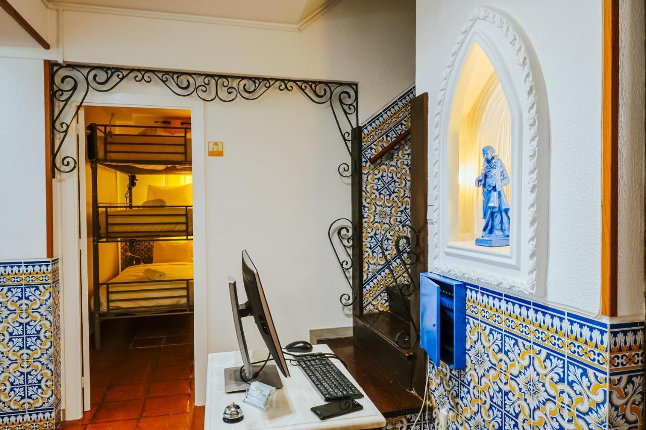 Help Yourself Hostels - Restelo Lissabon Buitenkant foto