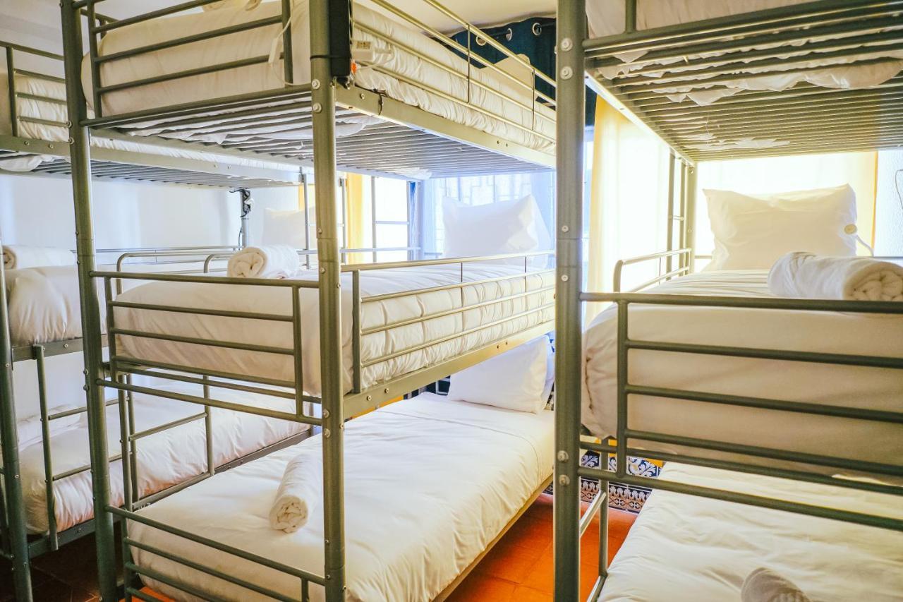 Help Yourself Hostels - Restelo Lissabon Buitenkant foto